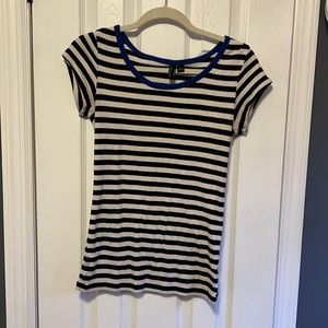 Cynthia Rowley Striped Fitted Crew Neck Shirt - L